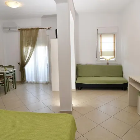 Apartament Inanthi
