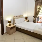 Inanthi Apartment Potos